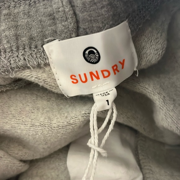 🩷🤍🩵💛NWT Sundry Sweatpants - Grey Splatter Paint- size 1 - Picture 4 of 5